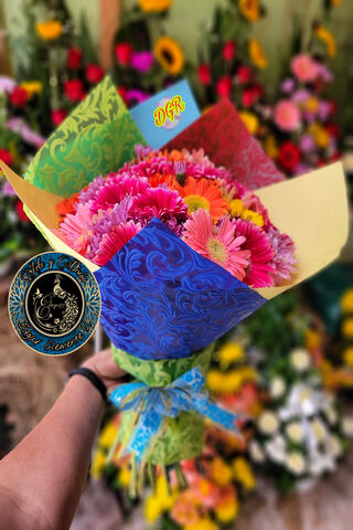 Vibrant Blooms: A Celebration of Nature's Palette 🌸🌼