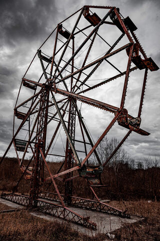 Echoes of Abandonment: The Ferris Wheel of Chernobyl 🎡