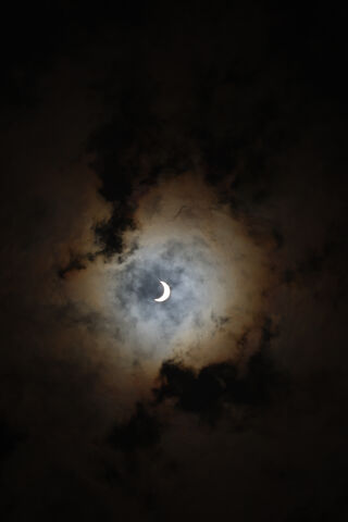 Celestial Dance: The Enigmatic Solar Eclipse 🌒✨