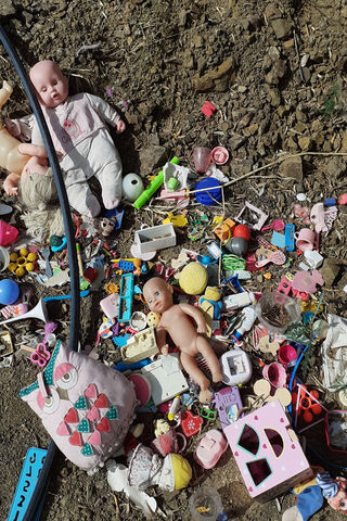 Forgotten Treasures: A Dive into the World of Trash 🗑️✨