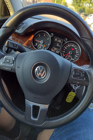 Inside the Volkswagen Passat B6: A Driver's Perspective 🚗✨