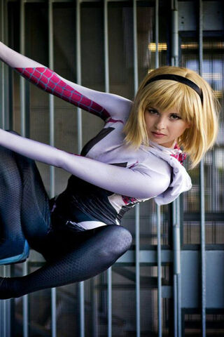 Web-Slinging Style: Spider Gwen in Action! 🕷️✨