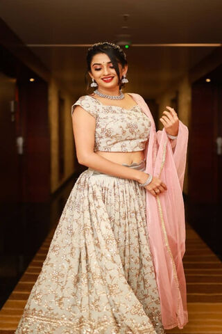 Elegance in Ethnic Wear: Sonal Monteiro Shines 🌟