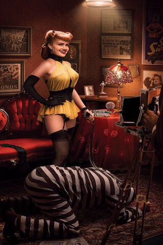 Silk Spectre: A Glamorous Encounter