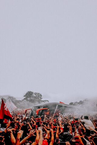 Flamengo's Passion: A Sea of Red and Black ❤️🖤