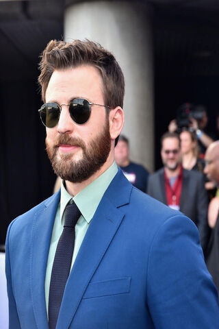 Stylish Presence: Chris Evans at the Premiere