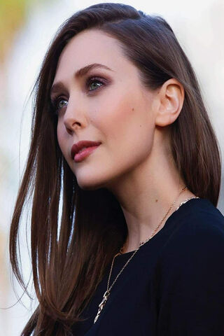 Captivating Moments: The Charm of Elizabeth Olsen