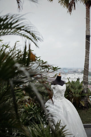 Elegance in Nature: A Bridal Dream 🌿👰
