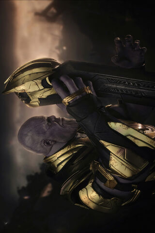 The Titan's Resolve: Thanos in Battle ⚔️💥