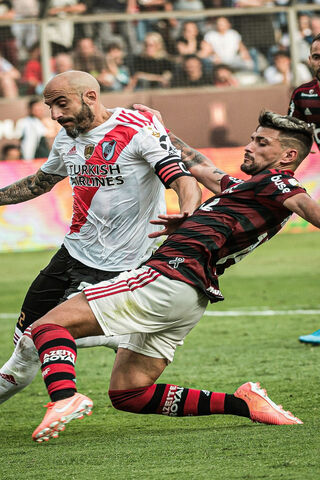 Flamengo Showdown: A Clash of Titans! ⚽🔥