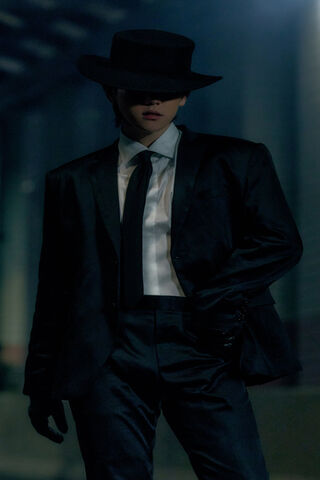 Mystery in Black: The Enigmatic Baekhyun