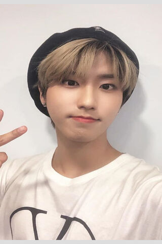 Charming Vibes: Han's Selfie Moment 🌟