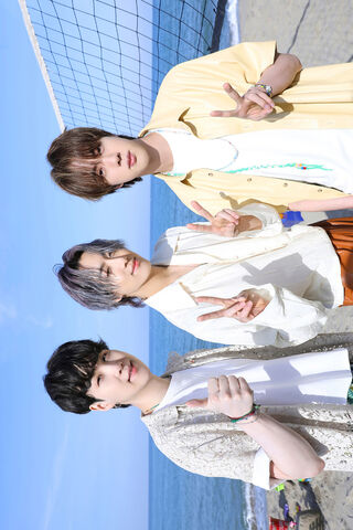 Sunny Vibes with JJS 🌊☀️