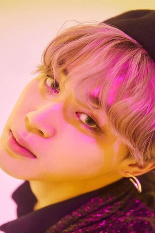 Jimin: The Charismatic Star 🌟