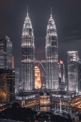 Twilight Towers: The Heart of Kuala Lumpur 🌆✨