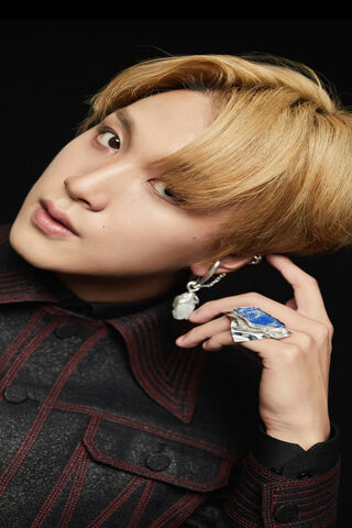 Haechan: The Charismatic Star 🌟