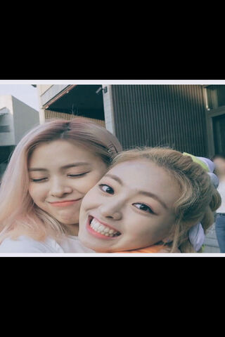 Besties in Harmony: Ryujin & Yuna's Joyful Moment 🌟💖