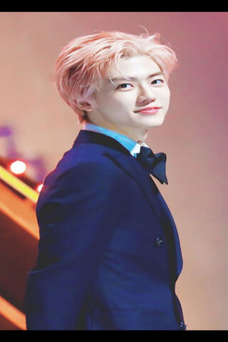 Charming Elegance: Jaemin's Dazzling Moment ✨