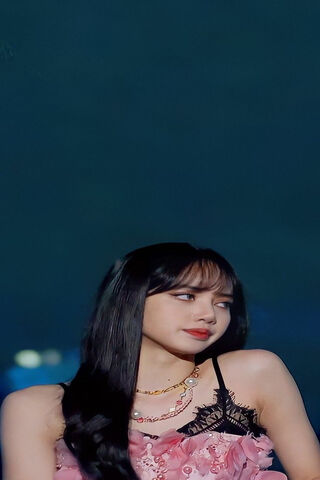 Enchanting Elegance: Lisa in the Spotlight