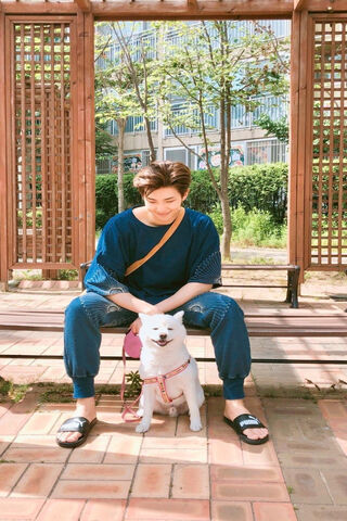 Chill Vibes with RM and..