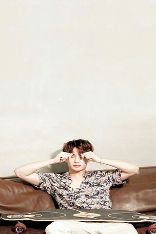 Chillin' with Jackson Wang: A Moment of Relaxation 🌟