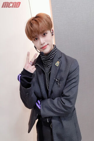 BiC: The Charismatic Performer 🌟
