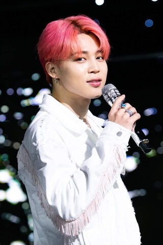 Jimin's Dazzling Performance Moment ✨🎤