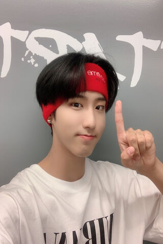 Han's Winning Smile! 🥇