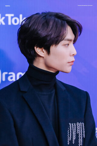 Johnny: The Charismatic Star 🌟