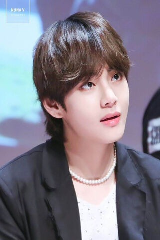 Charming Moments with Kim Taehyung ✨