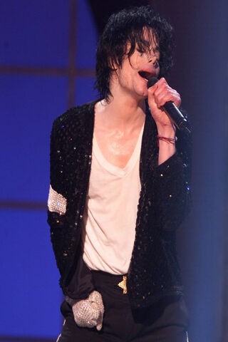 King of Pop: A Legendary Performance 🎤✨