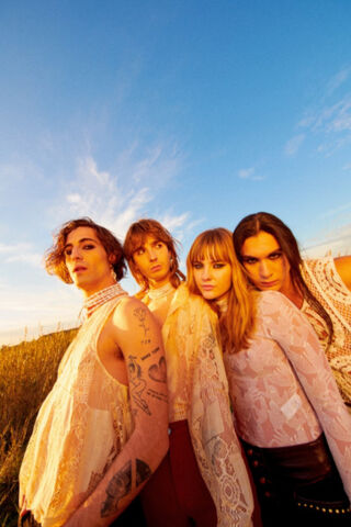 Maneskin: Rocking the Sunset Vibes 🌅🎸