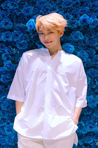 Namjoon: The Charismatic Heartthrob 🌟💙