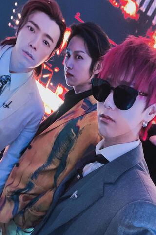 Super Junior: The Kings of K-Pop Shine Bright! 🌟