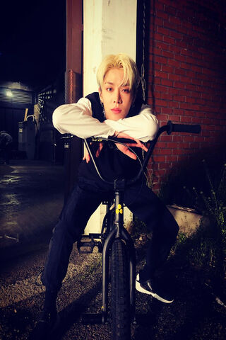 Yuta's Urban Adventure 🚴 ️✨