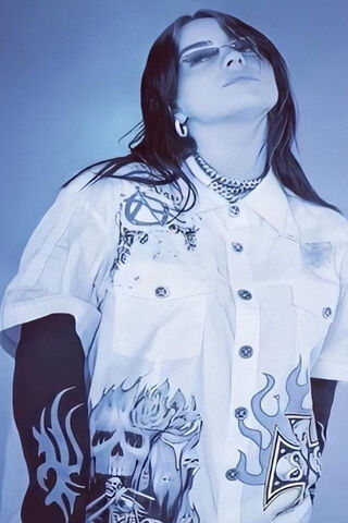 Billie Eilish: Embracing the Dark Aesthetic 🌌