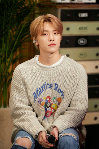 Dino's Spotlight Moment 🎤✨