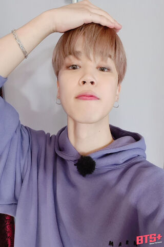 Jimin's Charming Selfie Moment! 🌟