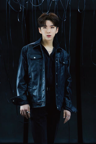 Kihyun: The Charismatic Star 🌟