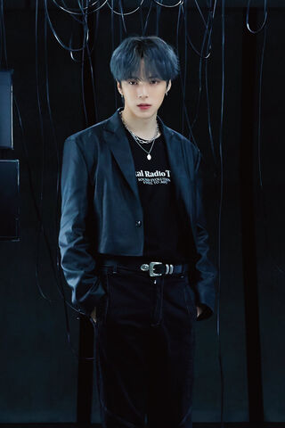 Minhyuk: The Charismatic Trendsetter 🌟