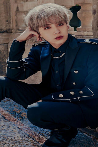 Xion: The Charismatic Star of Oneus 🌟