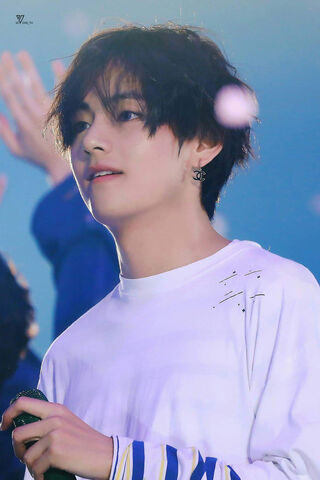 Vibrant Moments: Taehyu..