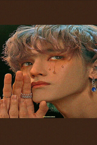 Emotional Elegance: Taeyong's Artistic Expression 🎨✨