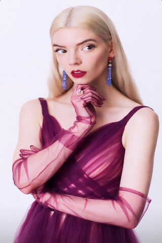 Elegance in Purple: A Glamorous Portrait