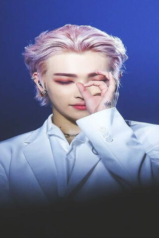 A Glimpse of Elegance: Hongjoong's Charisma ✨