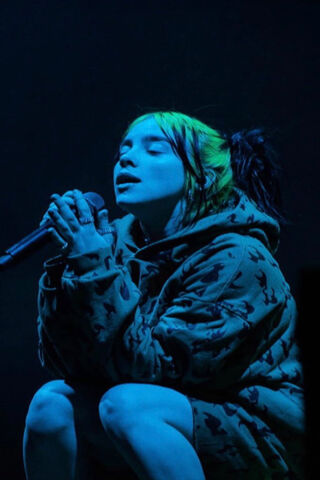 Billie Eilish: A Moment of Musical Magic 🎤✨
