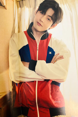 Charming V: A Glimpse o..
