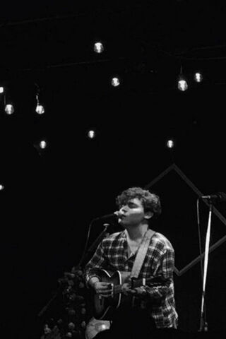 Ed Maverick: The Soulful Strummer 🎶✨