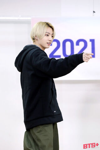 JungKook: The Charismatic Performer 🌟