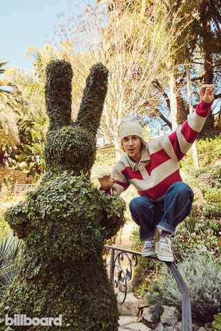 Nature's Vibe with a Twist 🌿✨